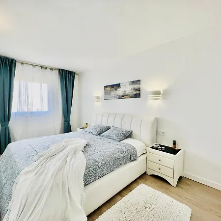 Las Americas Apartment With Ocean View *
