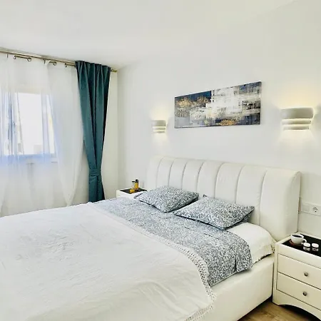 Las Americas Apartment With Ocean View 플라야데라스아메리카스